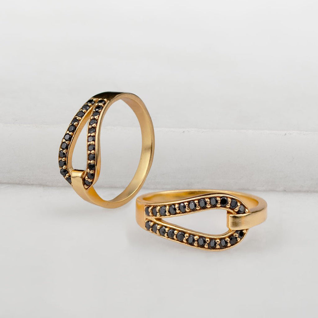 Levade - Black Moissanite Equestrian Horseshoe Ring in Gold